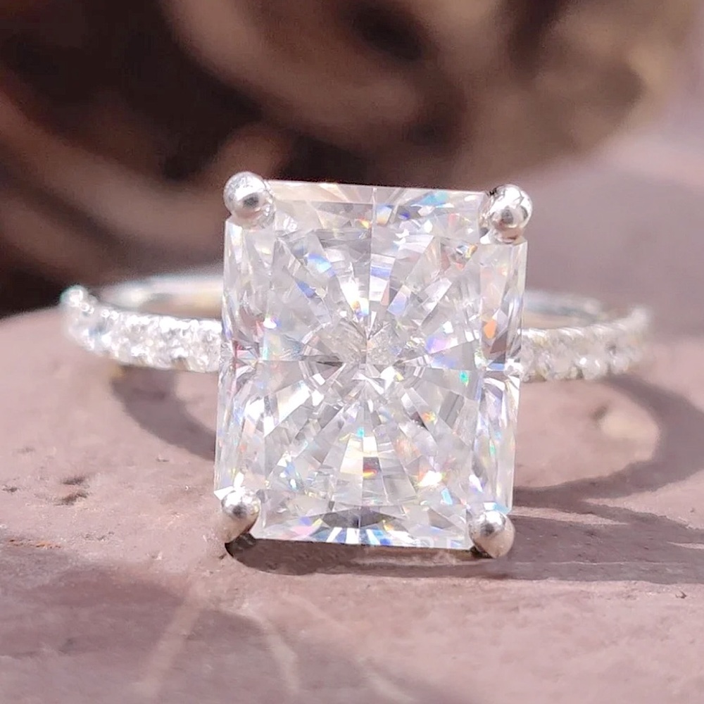 5.9 carat Radiant Cut Engagement ethically sourced 💎 ring! - Picture 1 of 6